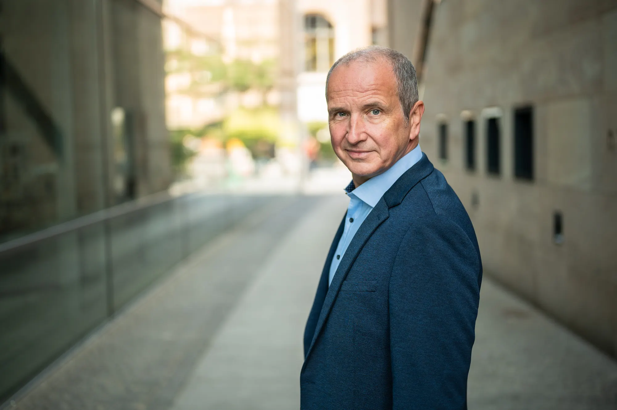 Portraits — Bernd_Klein_2023_small-123